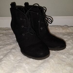 American Rag Black Suede Wedge Ankle Boots Women's Size 8.5